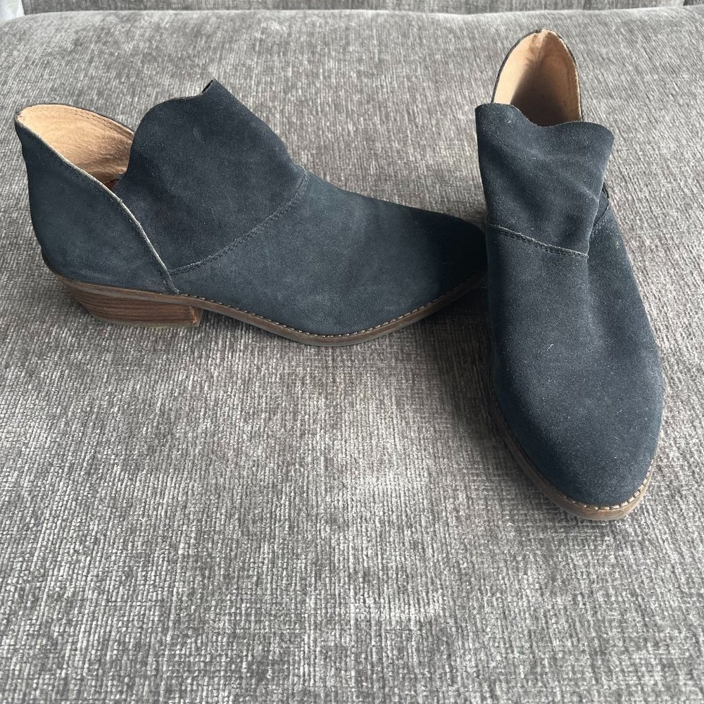 Lucky Brand Blue Ankle Boots (Size 9)
